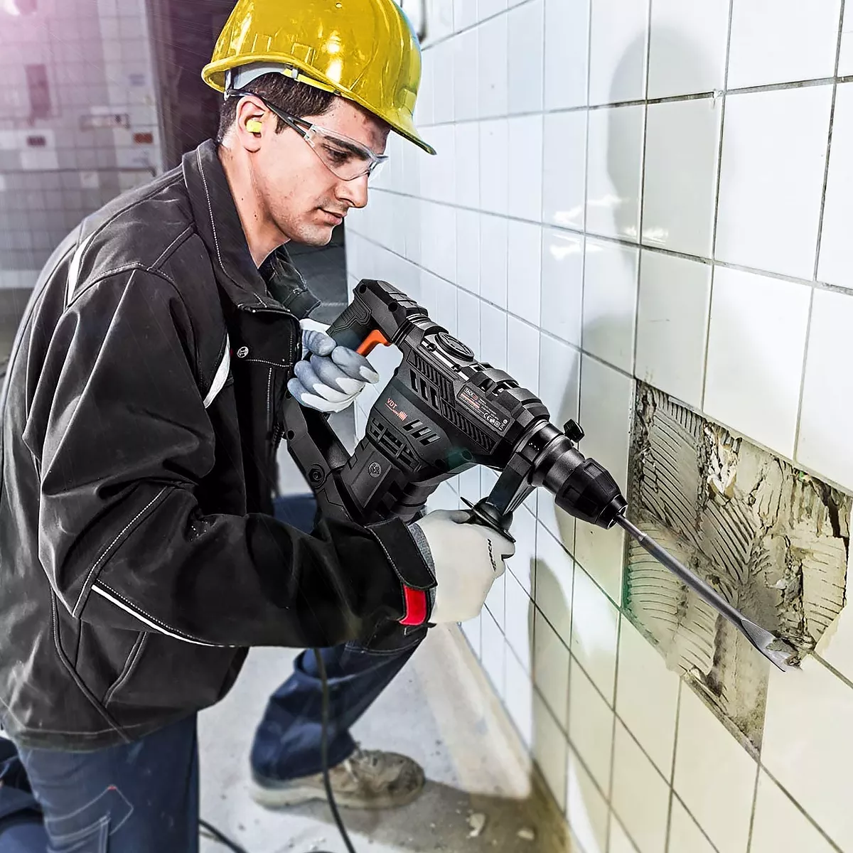 Демонтаж кафельной плитки